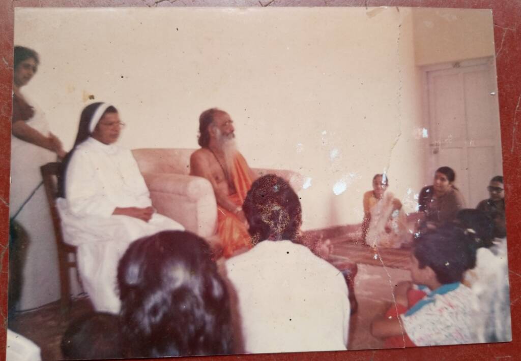 sister hannah with Gurudev Chinmayananda - love without fanaticism