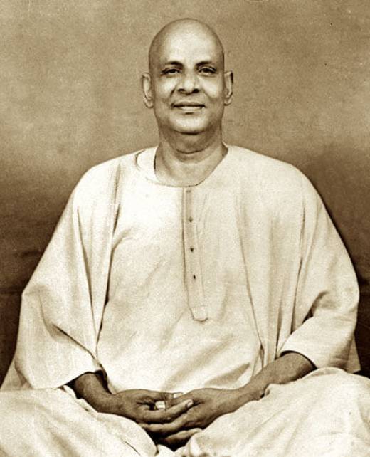 ID-1606579319 Pujya Paramaguru Sivananda
